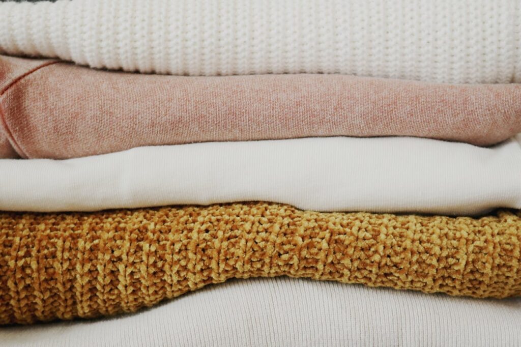 What Is the Best Material for a Winter Blanket
